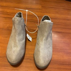 Light beige ankle booties